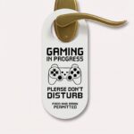 dørskilt til gamere i hvidt design - tydeligt signal om gamingtid og færre forstyrrelser