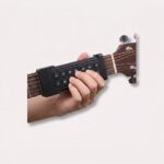 Akkordtræner til guitar med akkordliste og hurtigere læring på gribebrættet