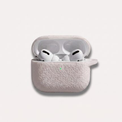 ultratynd beskyttelsescover til AirPods i sort, hvid, blå og grøn med let pasform og anti-ridse - Rejse product image