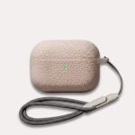 ultratynd beskyttelsescover til AirPods i sort, hvid, blå og grøn med let pasform og anti-ridse - Rejse product image