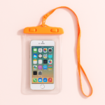 vandtæt mobilpose i hvid, lilla, blå, grøn, gul, orange, sort og lyserød med touch og rem - Billede 6