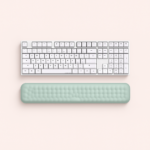 Håndledsstøtte til tastatur i sort og lyseblå med komfort og støtte til håndled ved computerbrug - Billede 2